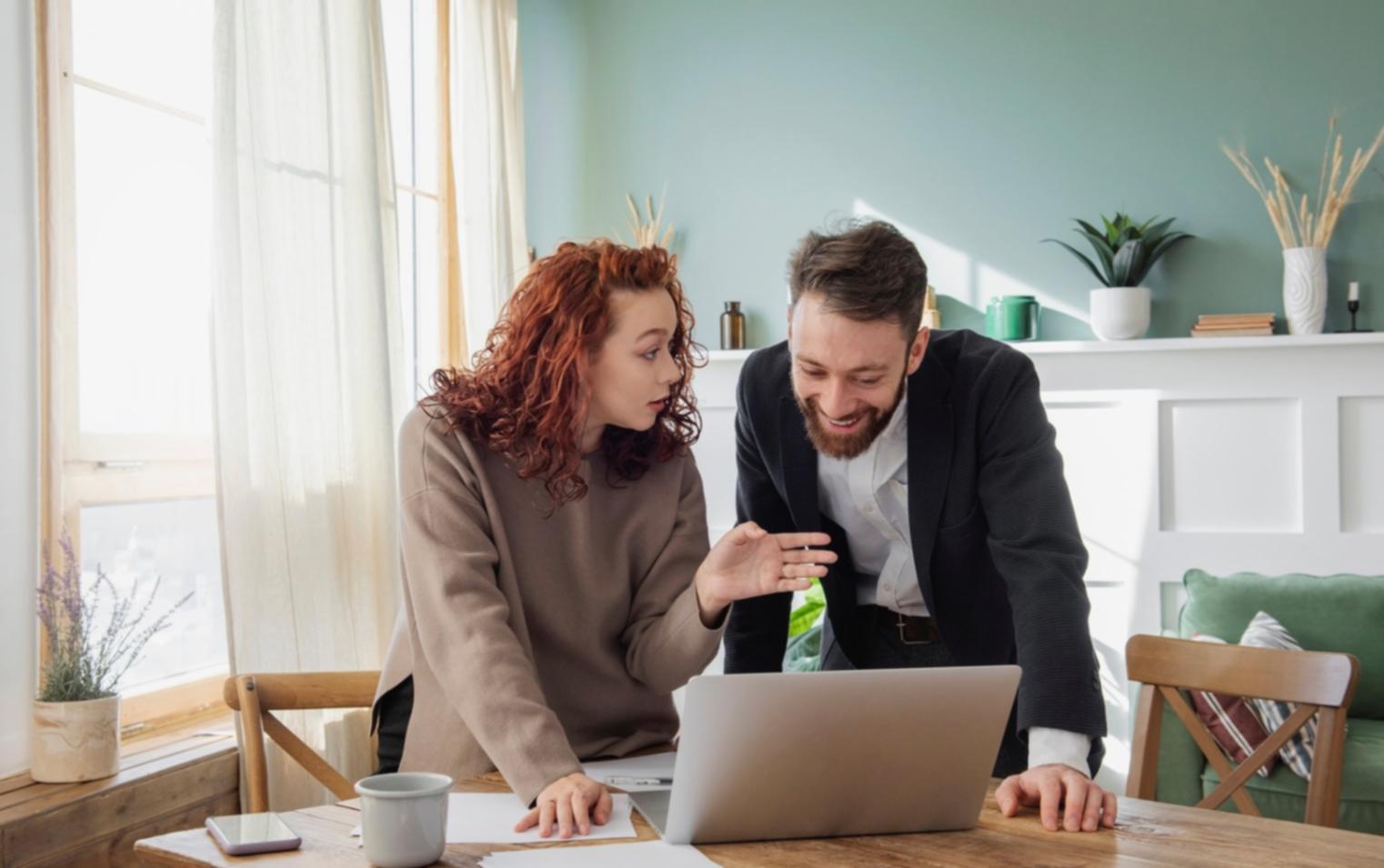 Workshop-Situation mit Geschäftsmodell-Analyse